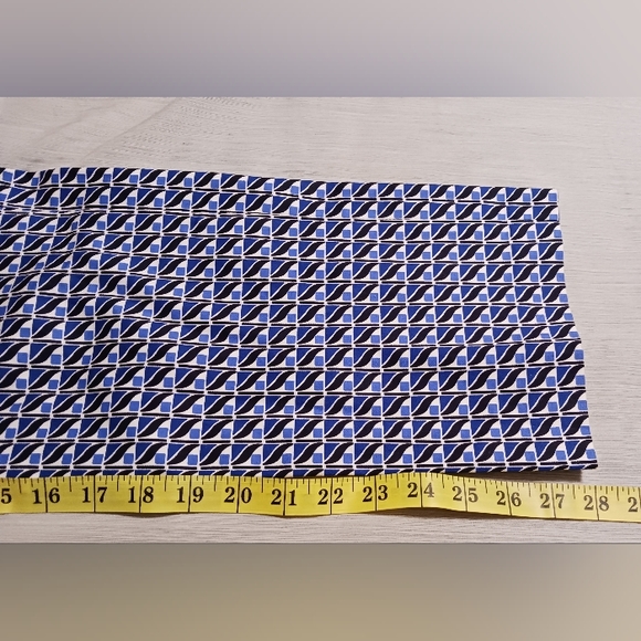 J Crew Womens Sz 6 Blue Black White Wave Abstract Design Capri Pants Style A2108 - Picture 9 of 9